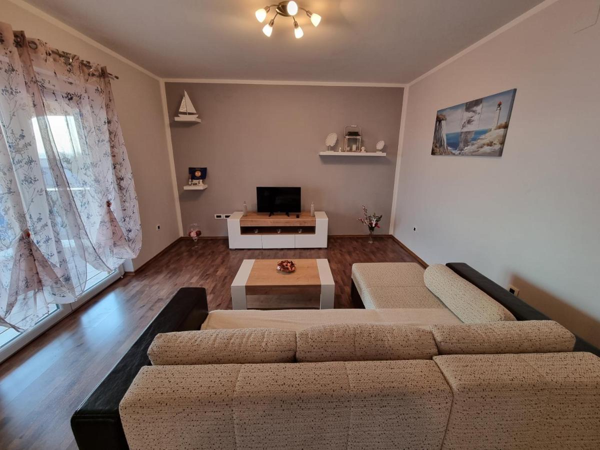 Apartments Vukic Crikvenica Exterior foto